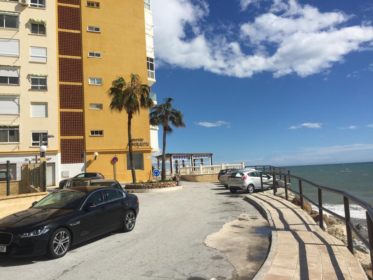 Nest Studio Playa Alhamar Sitio de Calahonda ภายนอก รูปภาพ