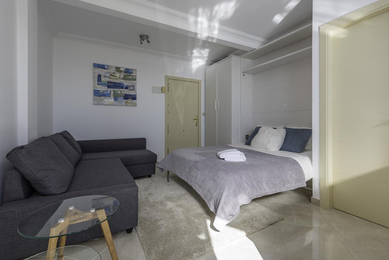 Nest Studio Playa Alhamar Sitio de Calahonda ภายนอก รูปภาพ